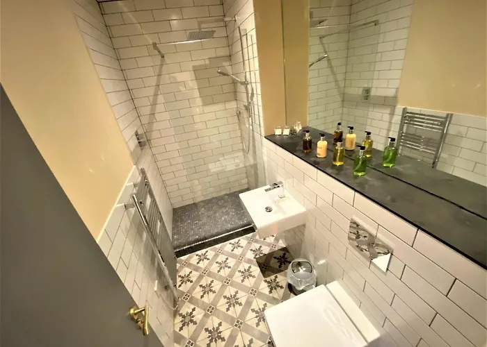 The Scott At Claremont Serviced *